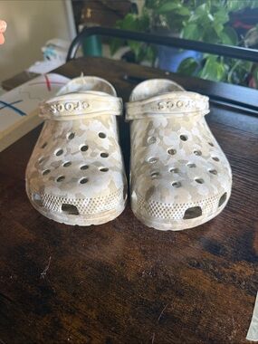 CROCS Kids Beige Camo Classic Clog